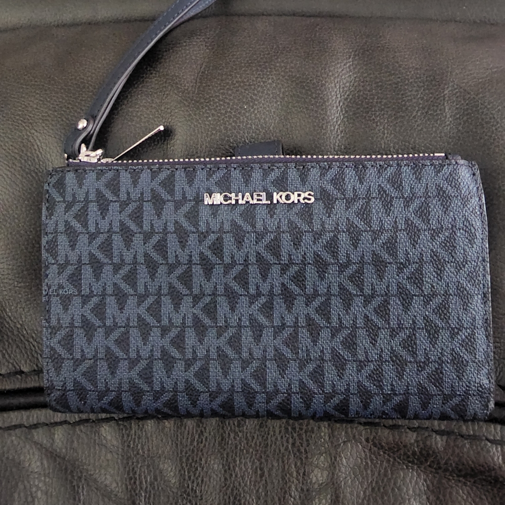 Michael Kors Wristlet